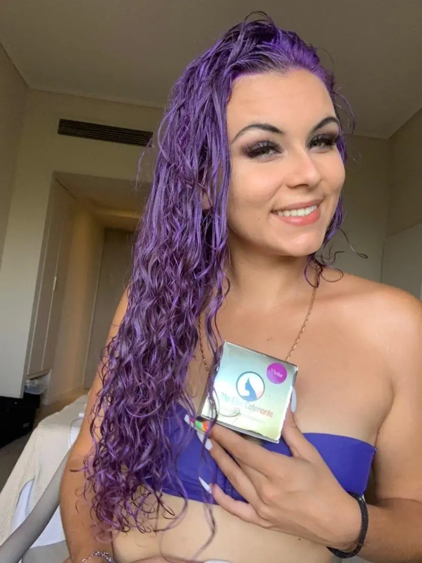 Coloration temporaire violet pour les cheveux